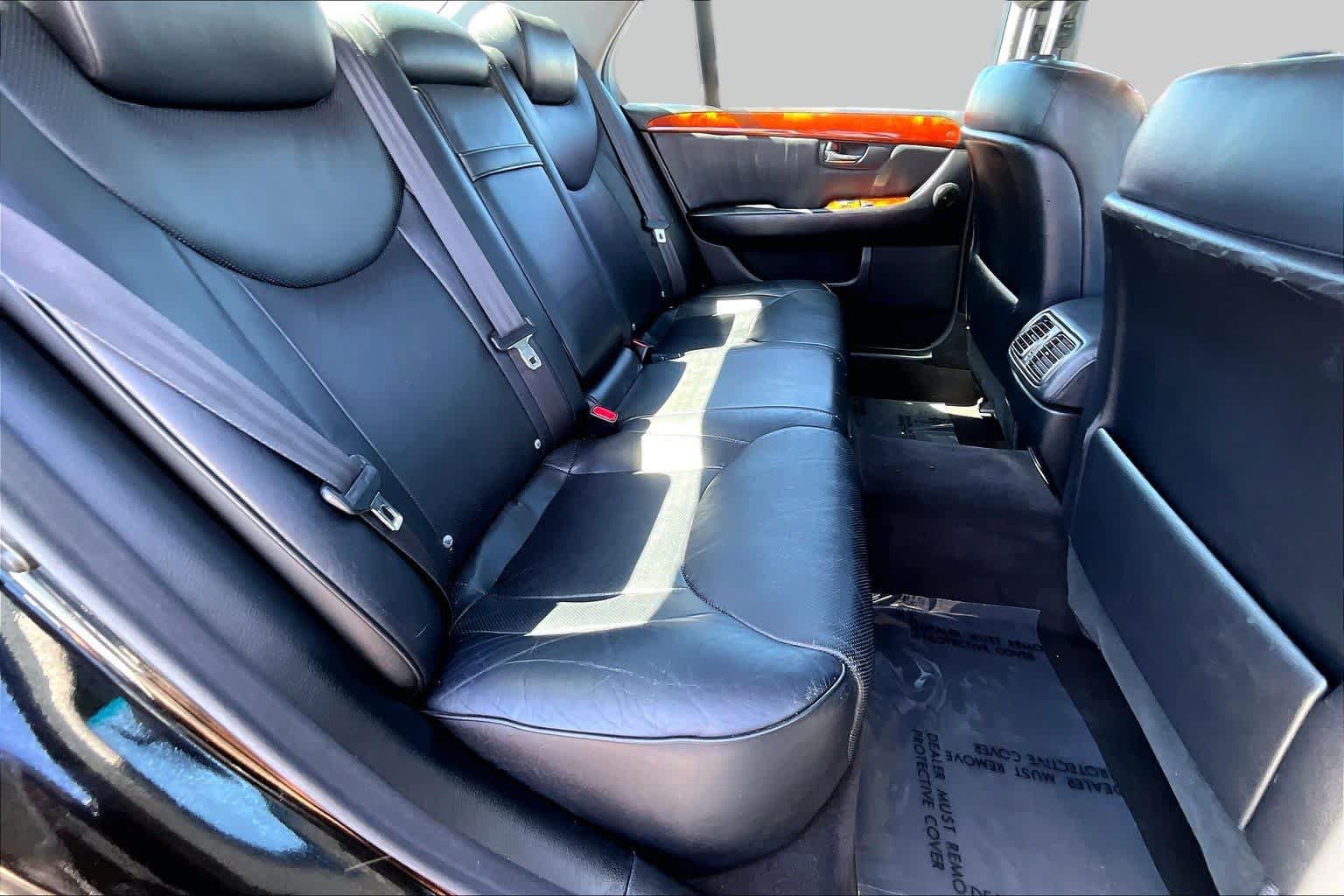Used 2004 Lexus LS 430 RWD image 19