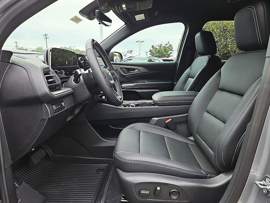 New 2026 Chevrolet Traverse LT w/ Enhanced Driving Package FWD image 9
