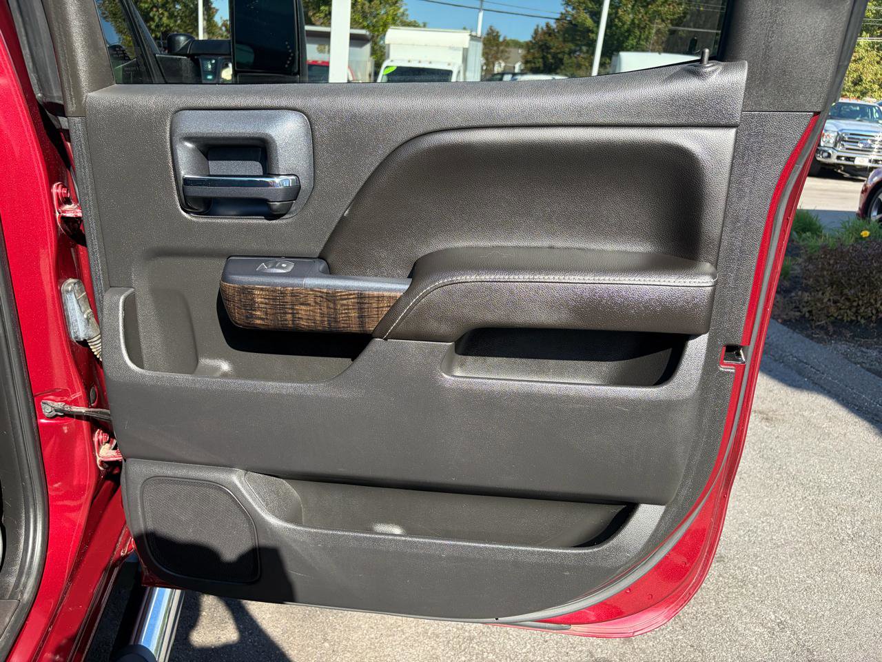 Used 2015 GMC Sierra 2500 Denali w/ Suspension Package, Off-Road image 40