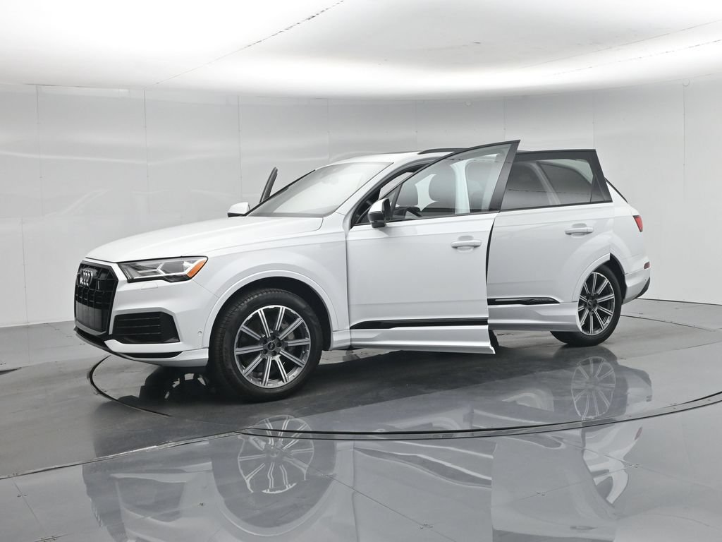 Used 2022 Audi Q7 2.0T Premium Plus w/ Premium Plus Package AWD/4WD image 6