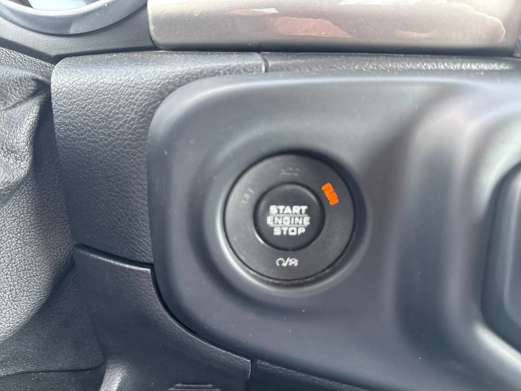 Used 2018 Jeep Wrangler Unlimited Sahara AWD/4WD image 24