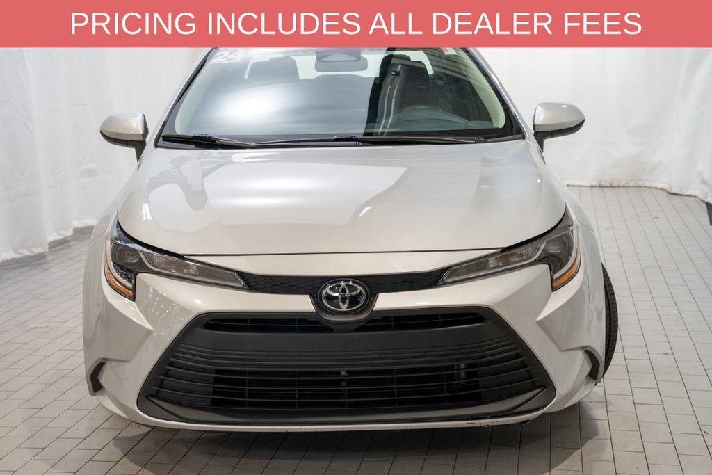 Used 2024 Toyota Corolla LE FWD image 2