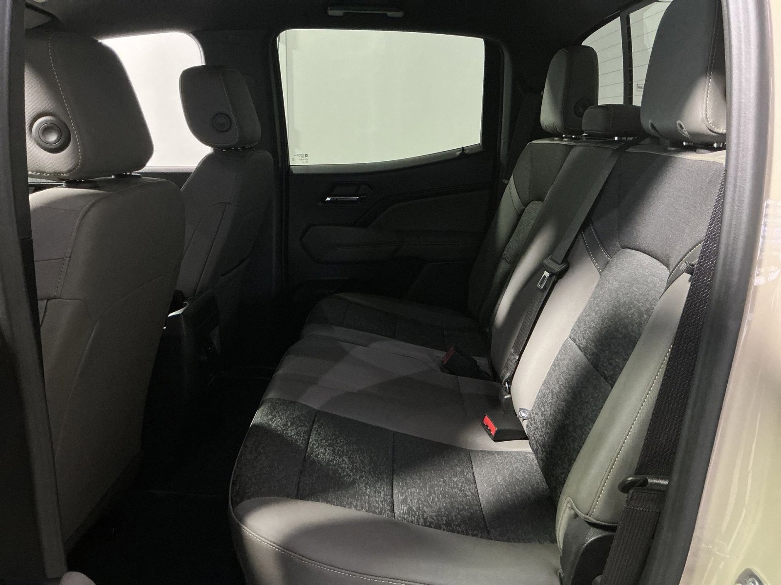 Used 2024 Chevrolet Colorado ZR2 w/ Technology Package image 31