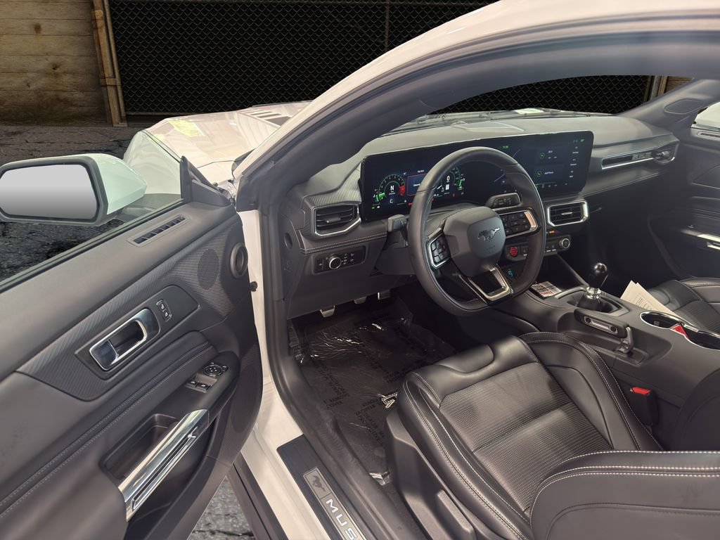 Used 2025 Ford Mustang GT Premium w/ GT Performance Package RWD image 6