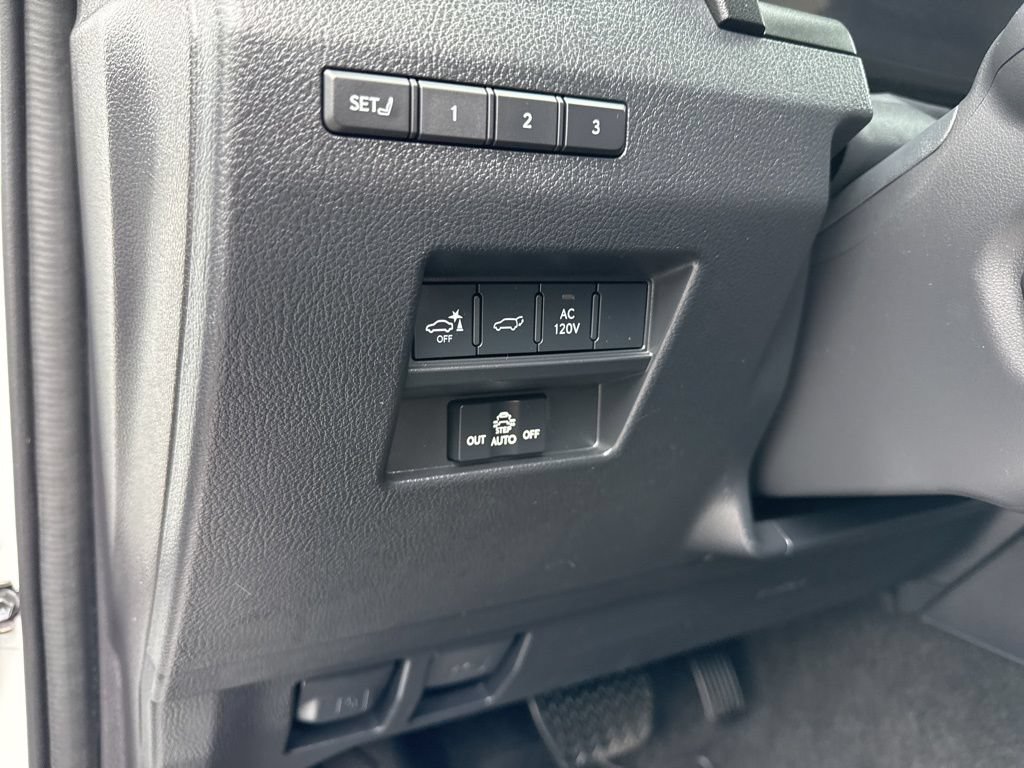Used 2025 Lexus GX 550 w/ Cold Area Package AWD/4WD image 24