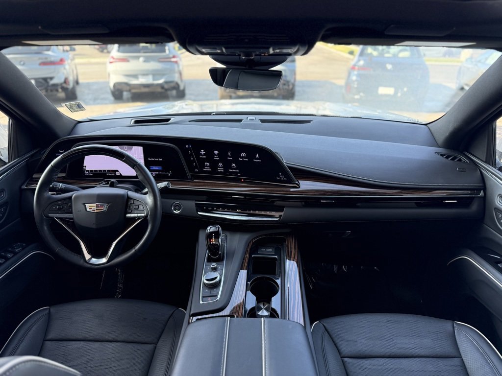 Used 2023 Cadillac Escalade Premium Luxury image 15
