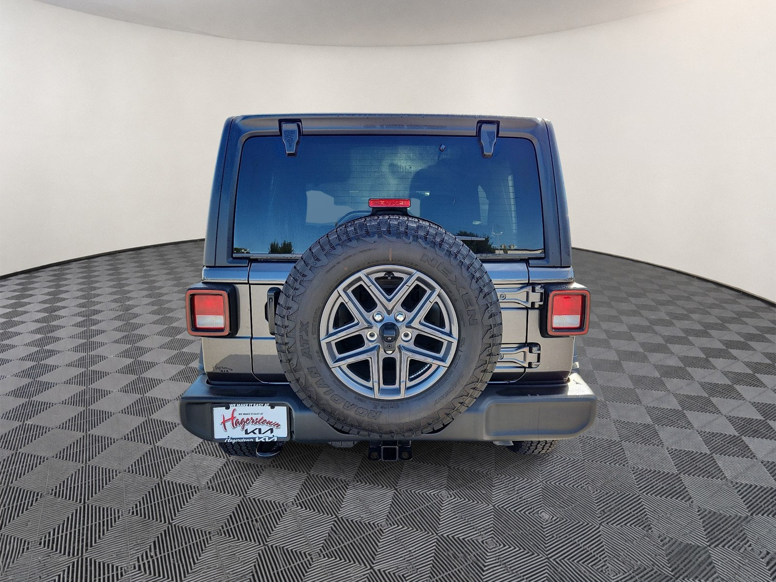 Used 2026 Jeep Wrangler Unlimited Sport AWD/4WD image 5