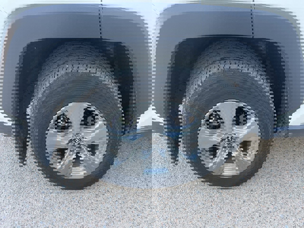 Used 2025 Toyota RAV4 XLE image 14