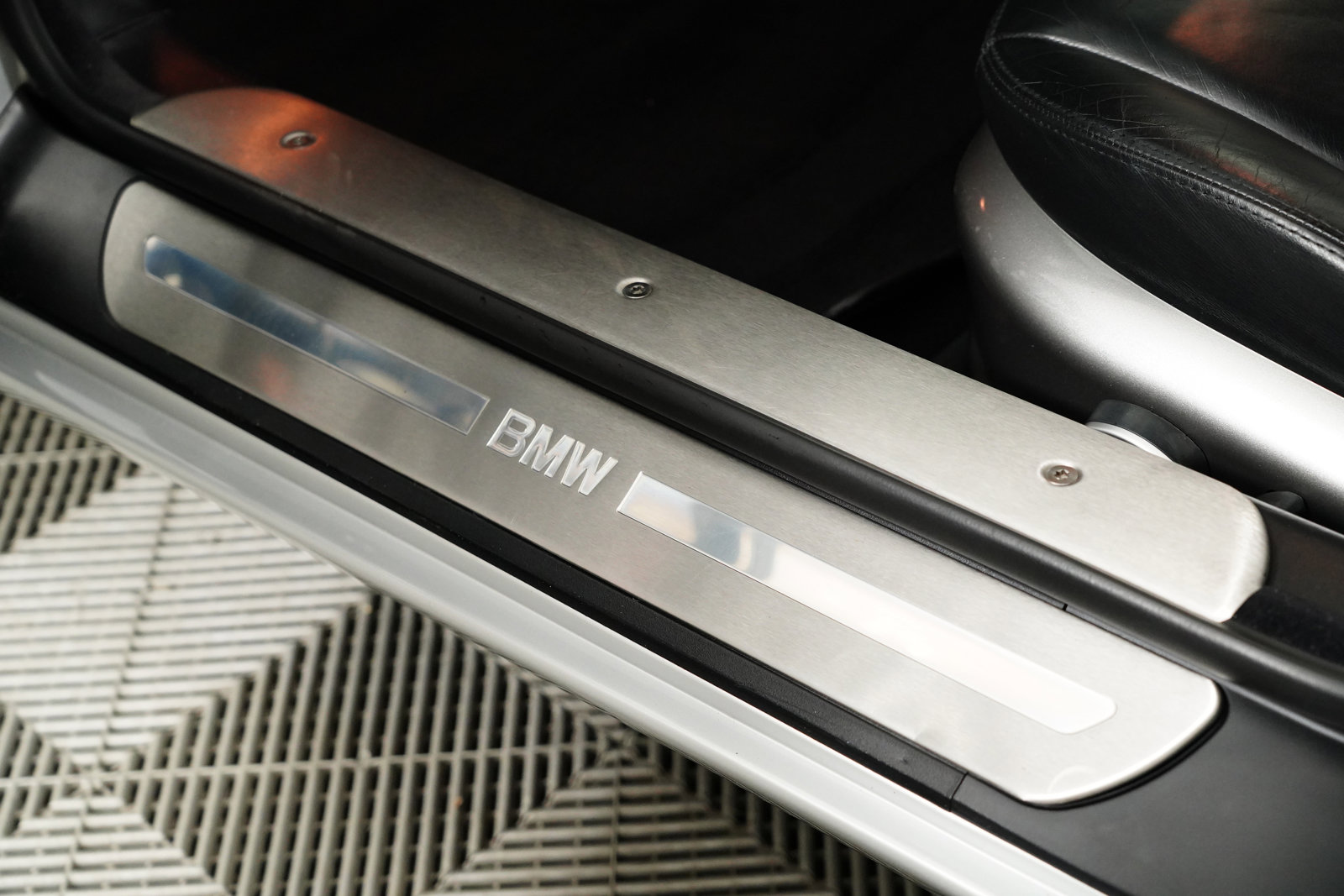 Used 2002 BMW Z8 image 36