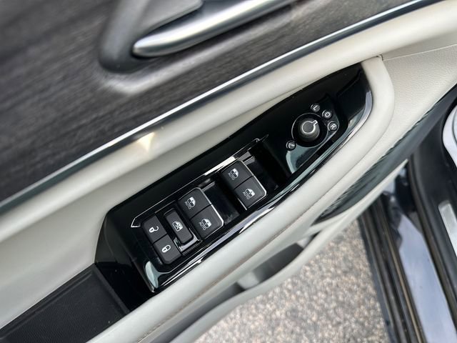 Used 2021 Jeep Grand Cherokee L Overland w/ Luxury Tech Group IV image 20