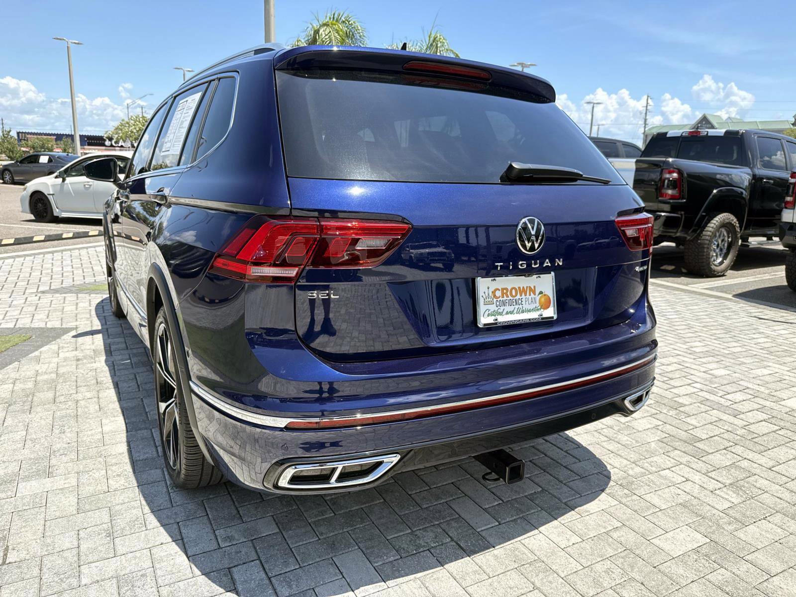 Used 2024 Volkswagen Tiguan SEL R-Line AWD/4WD image 10