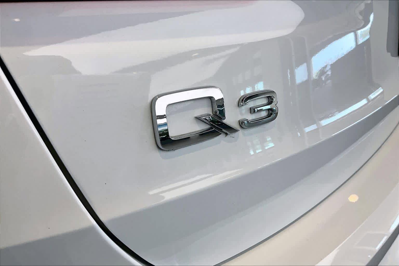 Certified 2024 Audi Q3 2.0T Premium w/ Convenience Package AWD/4WD image 33
