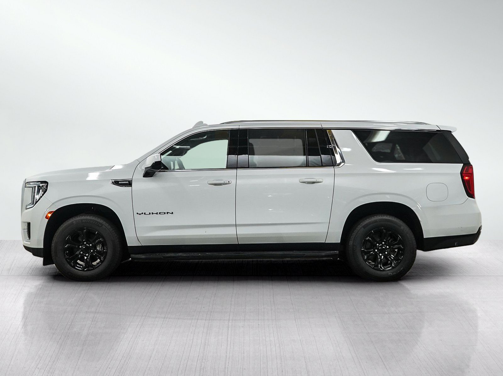 Used 2024 GMC Yukon XL SLE w/ Max Trailering Package AWD/4WD image 3