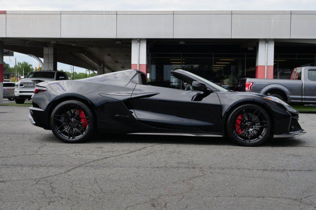 Used 2024 Chevrolet Corvette Z06 w/ Stealth Interior Trim Package RWD image 22