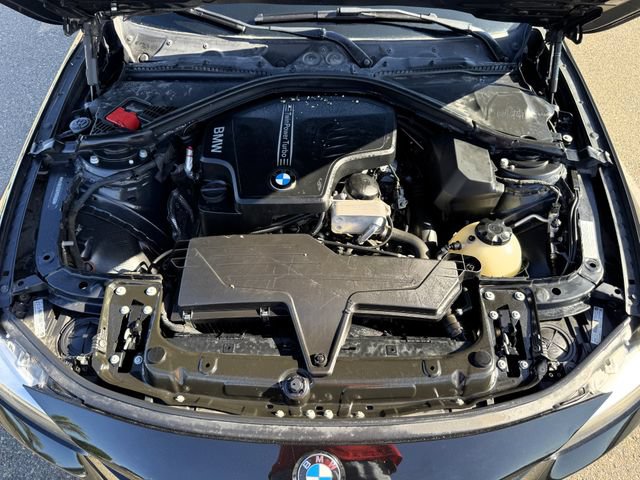 Used 2014 BMW 320i Sedan RWD image 13