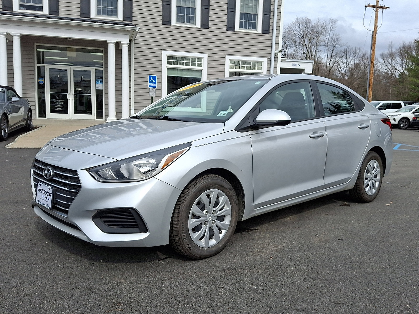 Used 2022 Hyundai Accent SE image 1