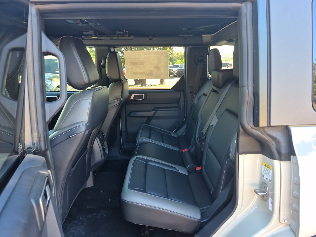 New 2026 Ford Bronco Outer Banks w/ Sasquatch Package AWD/4WD image 18