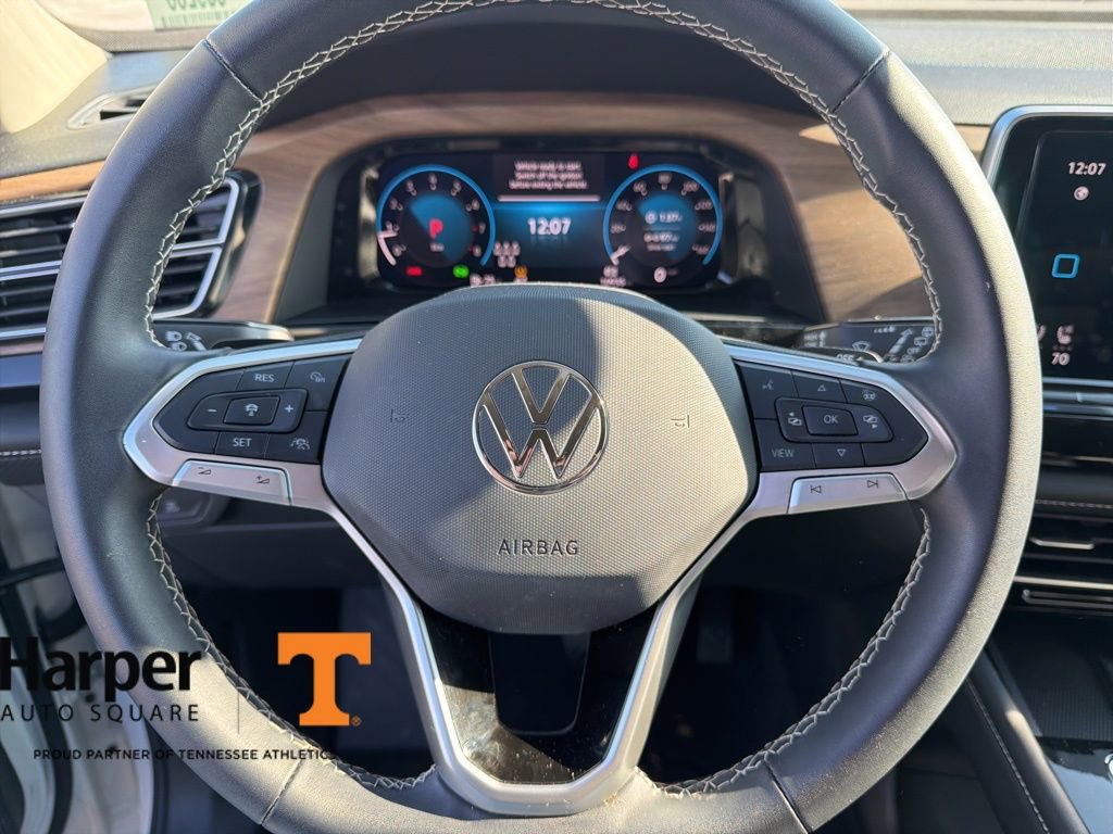 Used 2024 Volkswagen Atlas SE w/ Black Wheel Package image 17