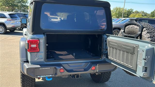 Used 2024 Jeep Wrangler Unlimited image 28
