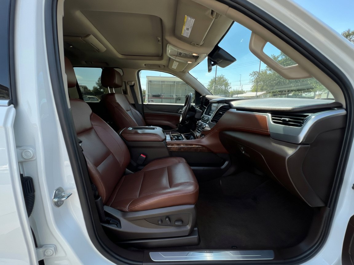 Used 2017 Chevrolet Suburban Premier AWD/4WD image 23