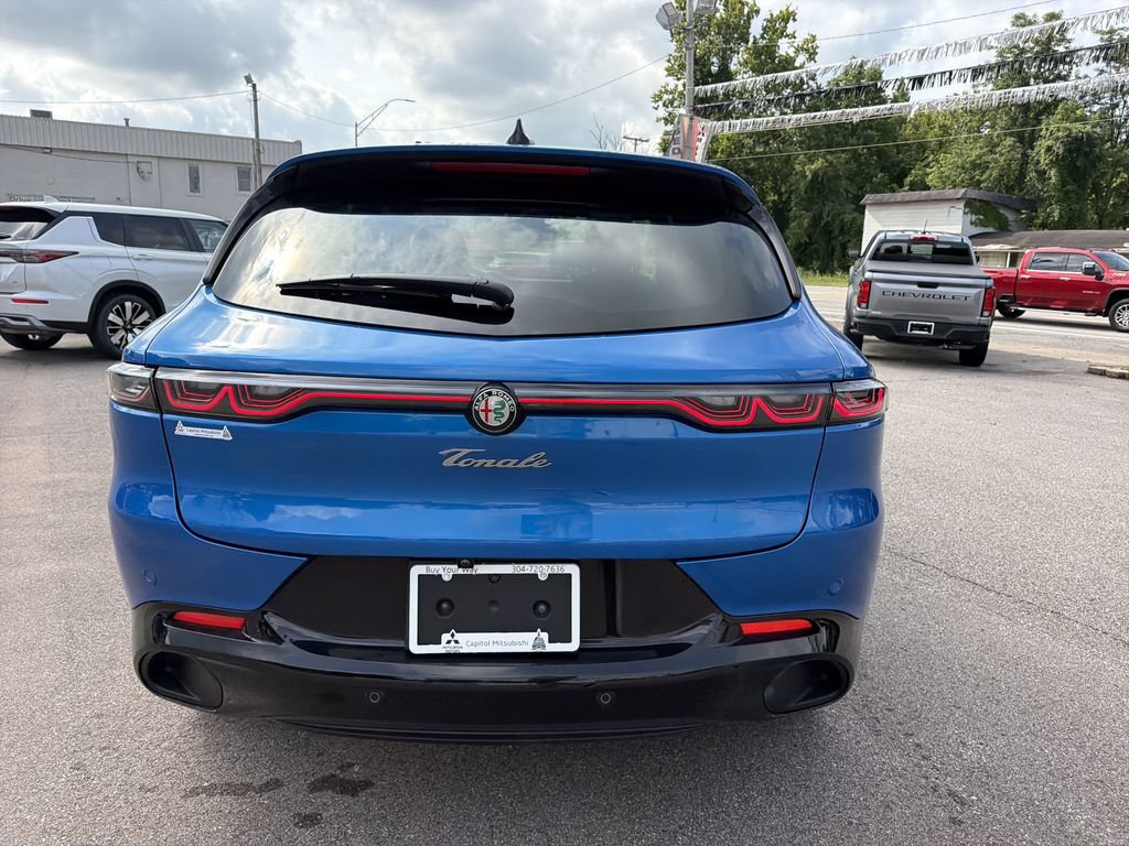 Used 2025 Alfa Romeo Tonale w/ Premium Package AWD/4WD image 5