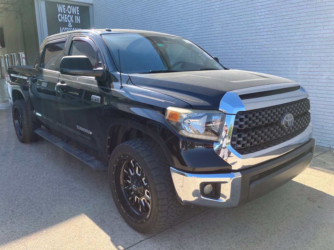 Used 2019 Toyota Tundra SR5 w/ SR5 Upgrade Package RWD image 1