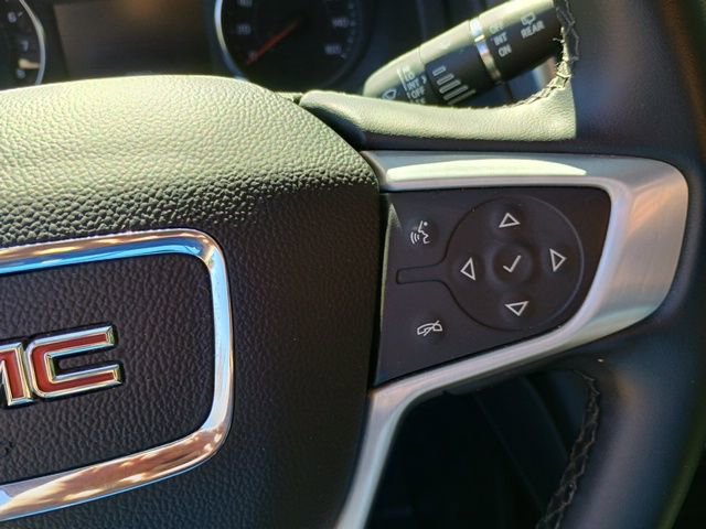 Used 2023 GMC Acadia SLT image 29