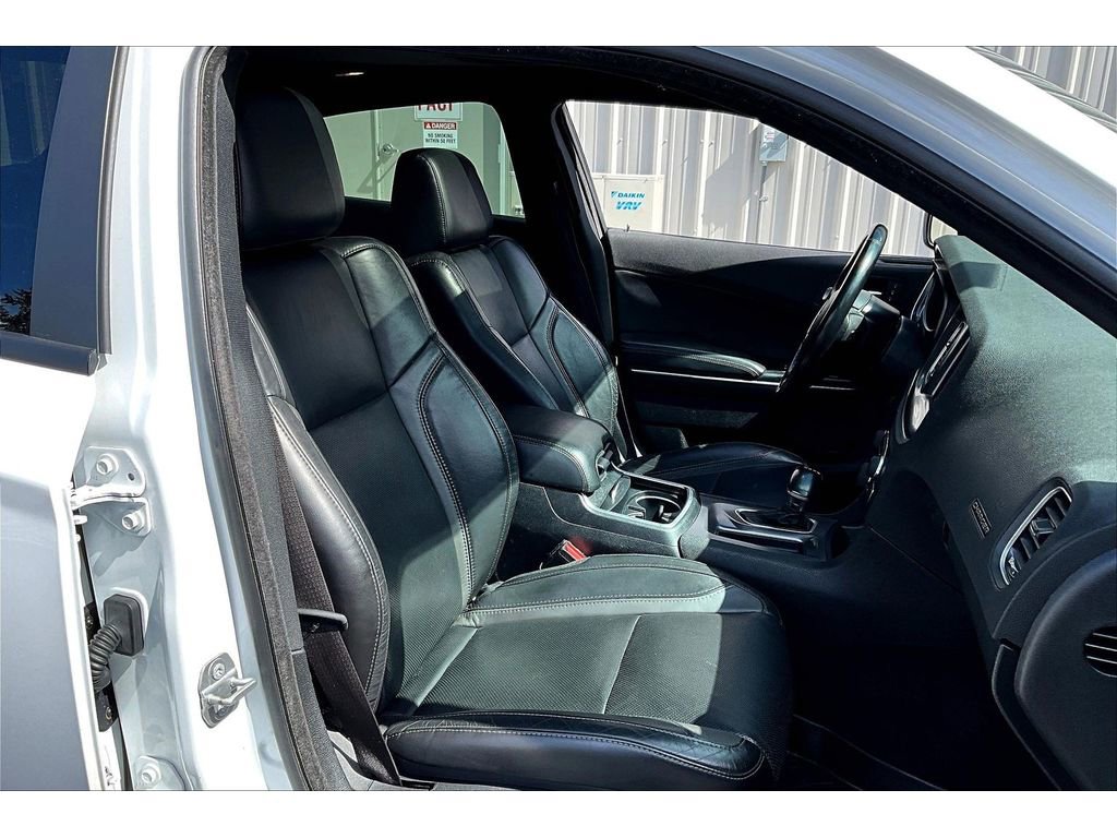 Used 2020 Dodge Charger SXT w/ Leather Interior Group RWD image 7