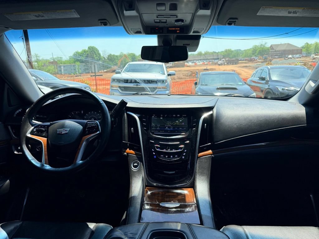 Used 2017 Cadillac Escalade ESV Luxury AWD/4WD image 11