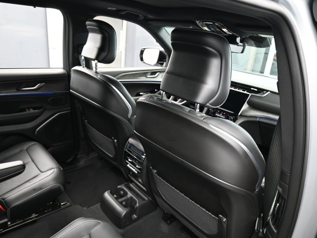 Used 2024 Jeep Grand Cherokee L Overland w/ Advanced Protech Group III image 52