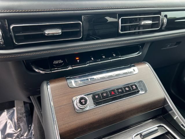 Used 2025 Lincoln Aviator Reserve w/ Equipment Group 201A AWD/4WD image 34