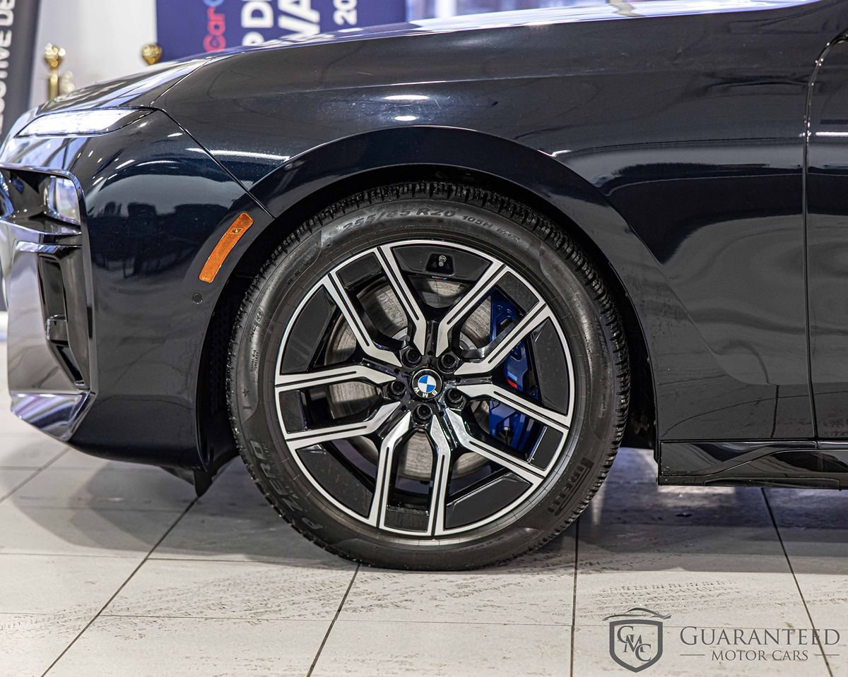 Used 2025 BMW 760i xDrive w/ Executive Package AWD/4WD image 7
