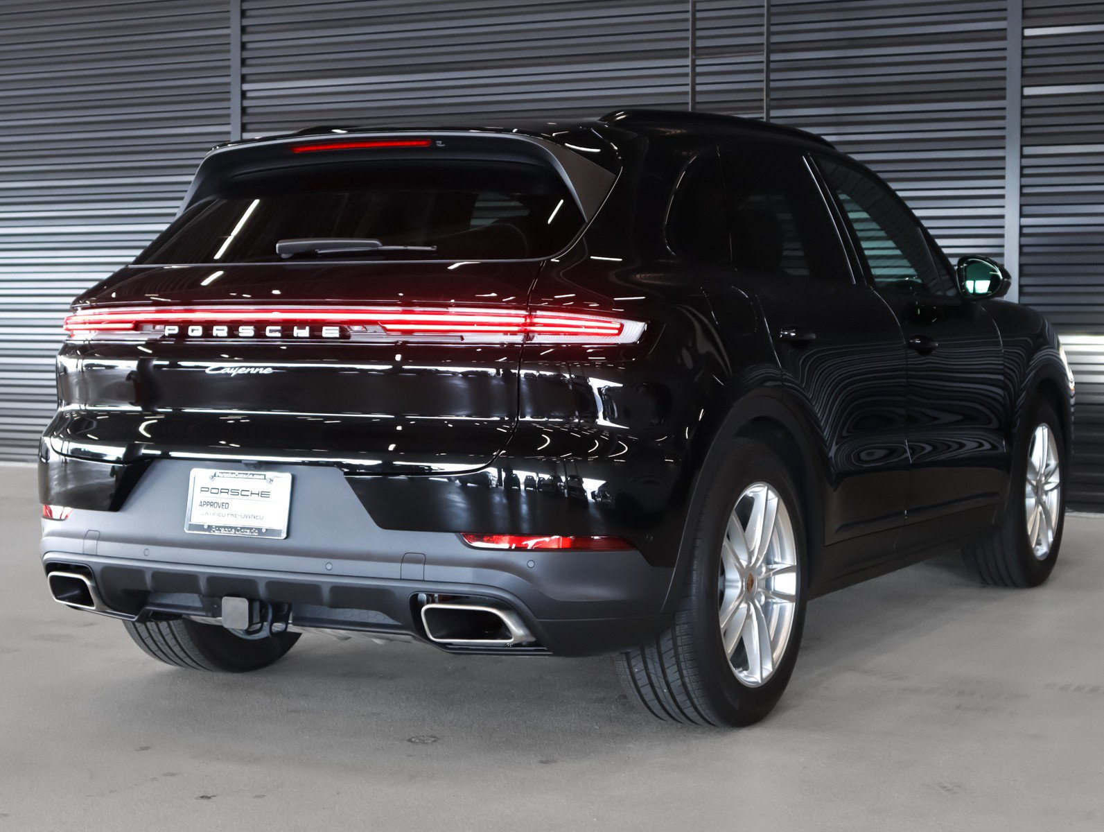 Certified 2025 Porsche Cayenne AWD/4WD image 10