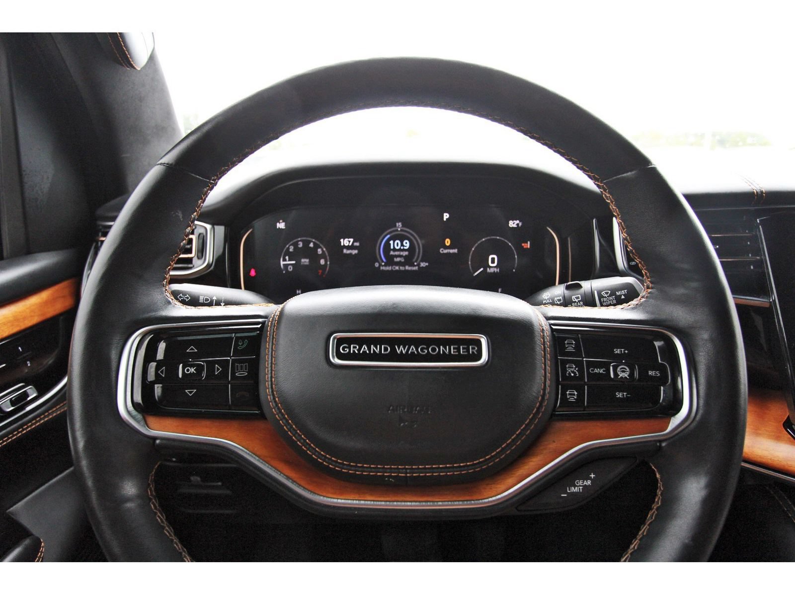 Used 2022 Jeep Grand Wagoneer Series III AWD/4WD image 17
