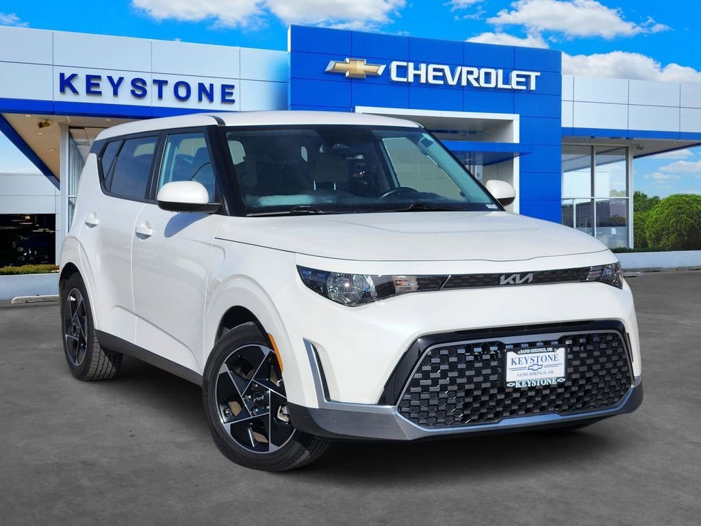 Used 2023 Kia Soul EX FWD image 1