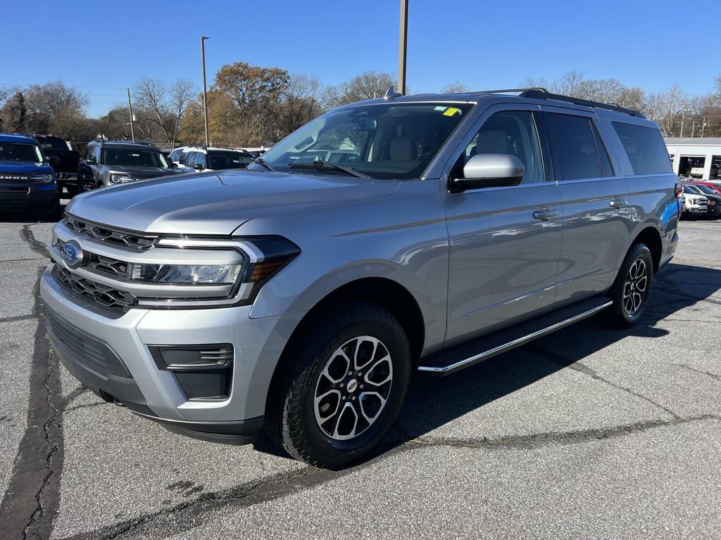 Used 2022 Ford Expedition Max XLT image 3