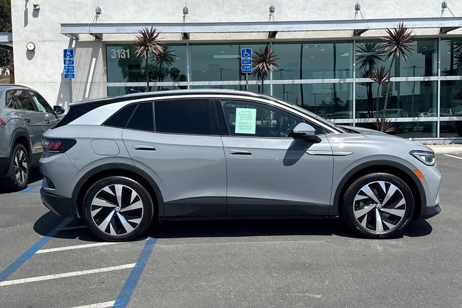Used 2022 Volkswagen ID.4 Pro S w/ Gradient Package RWD image 4