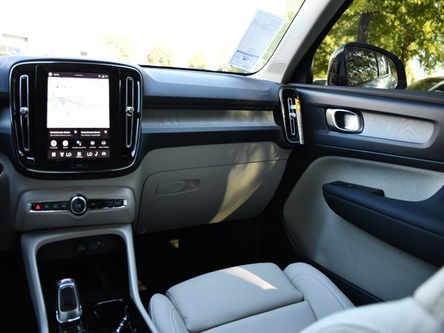 New 2026 Volvo XC40 B5 Plus w/ Protection Package Premier image 19