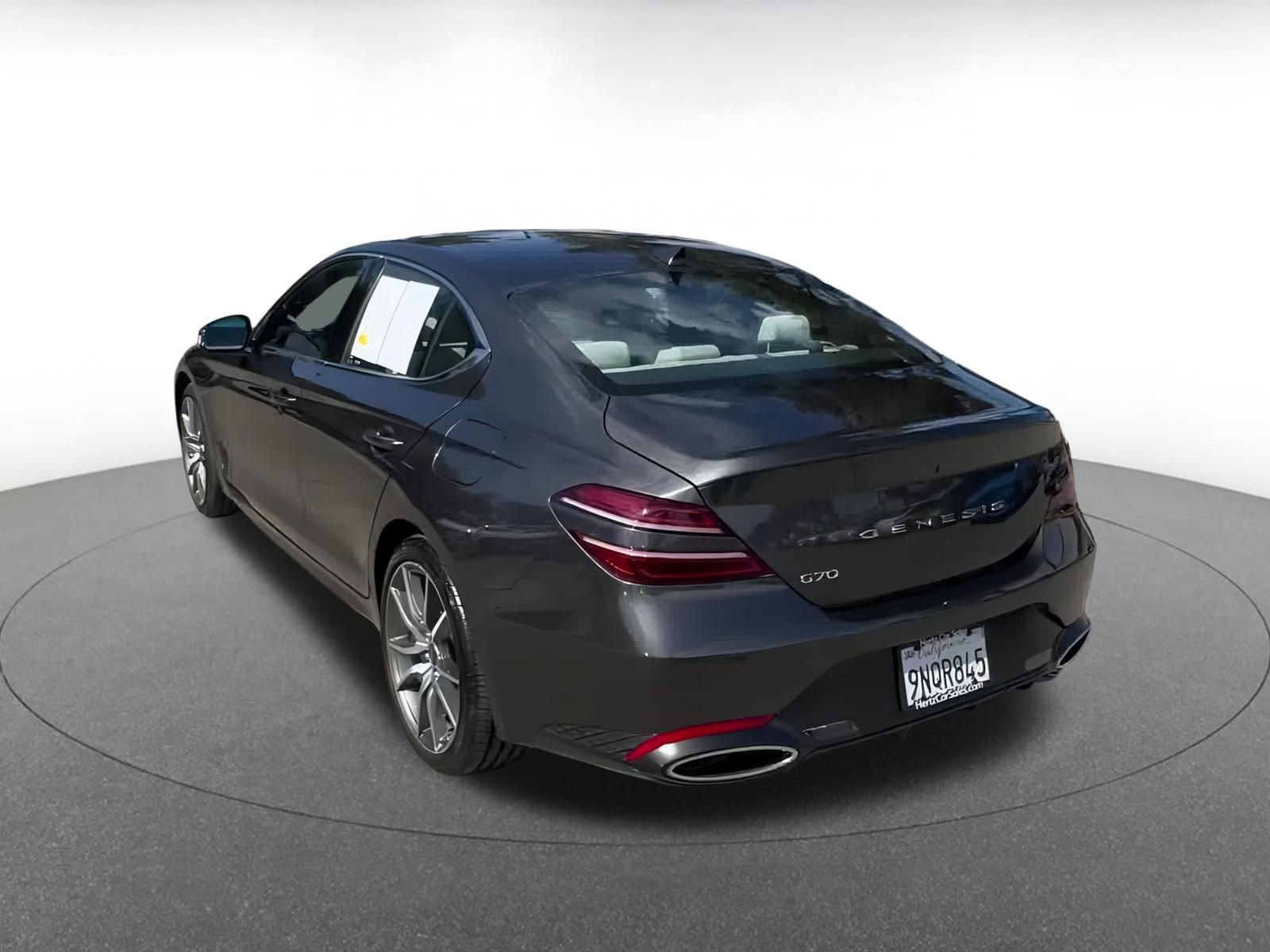 Used 2025 Genesis G70 2.5T image 11