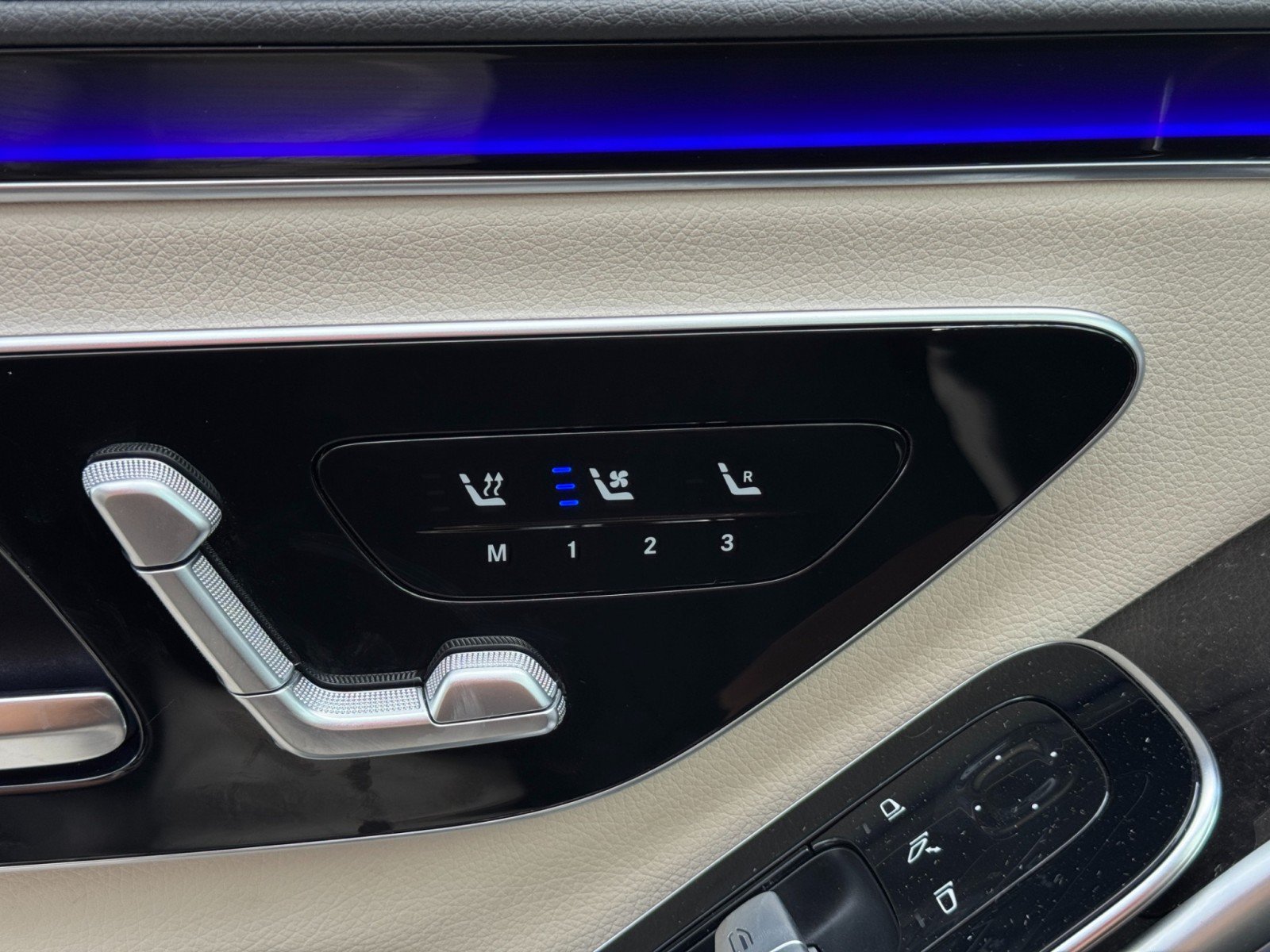 Used 2023 Mercedes-Benz S 500 4MATIC w/ AMG Line image 18