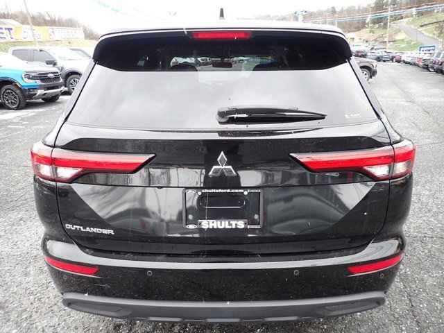 Used 2022 Mitsubishi Outlander ES image 7
