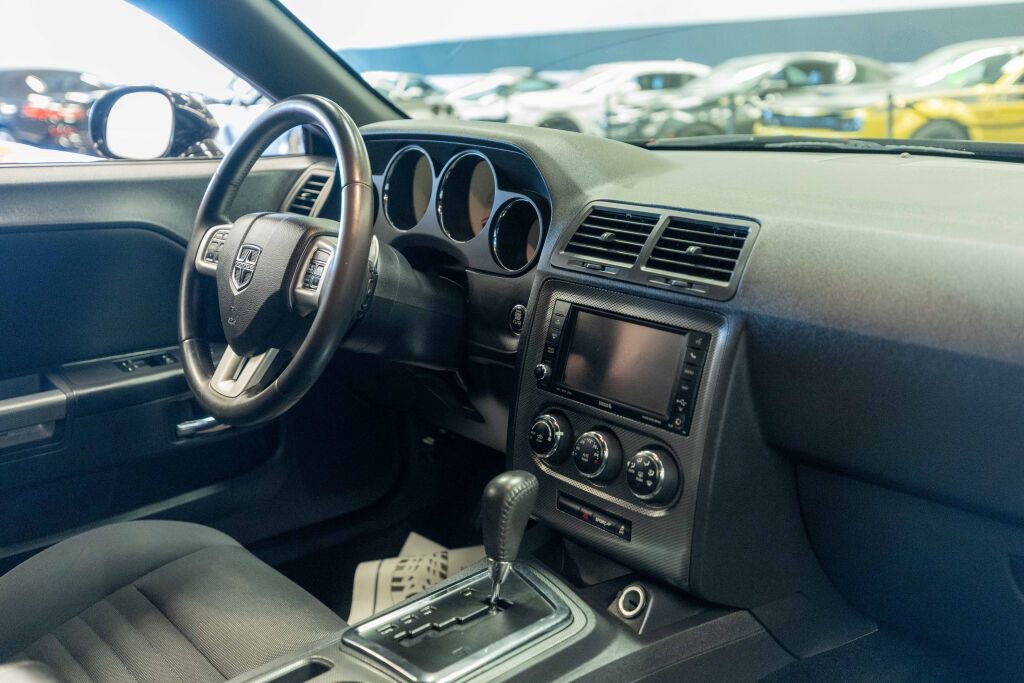 Used 2013 Dodge Challenger R/T w/ Blacktop Pkg image 16