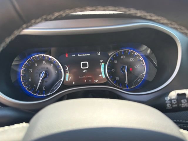 New 2027 Chrysler Pacifica Select FWD image 18