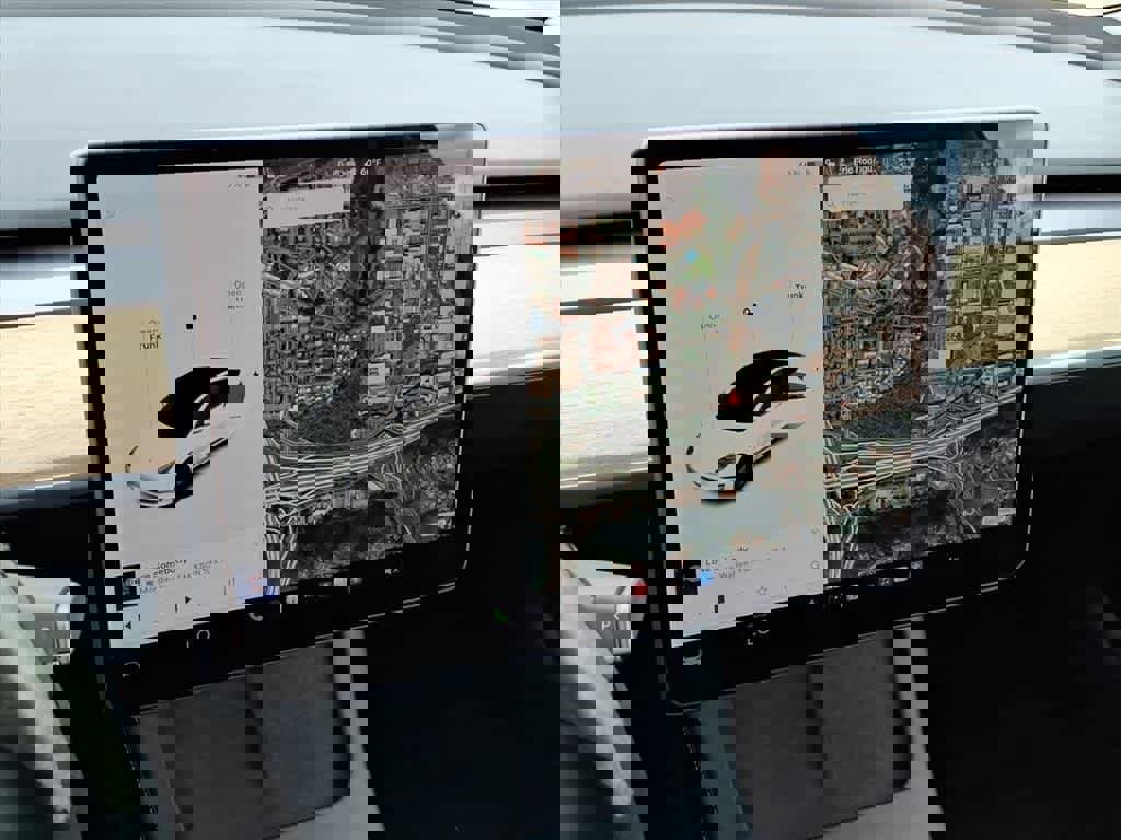 Used 2021 Tesla Model 3 Standard Range Plus image 19