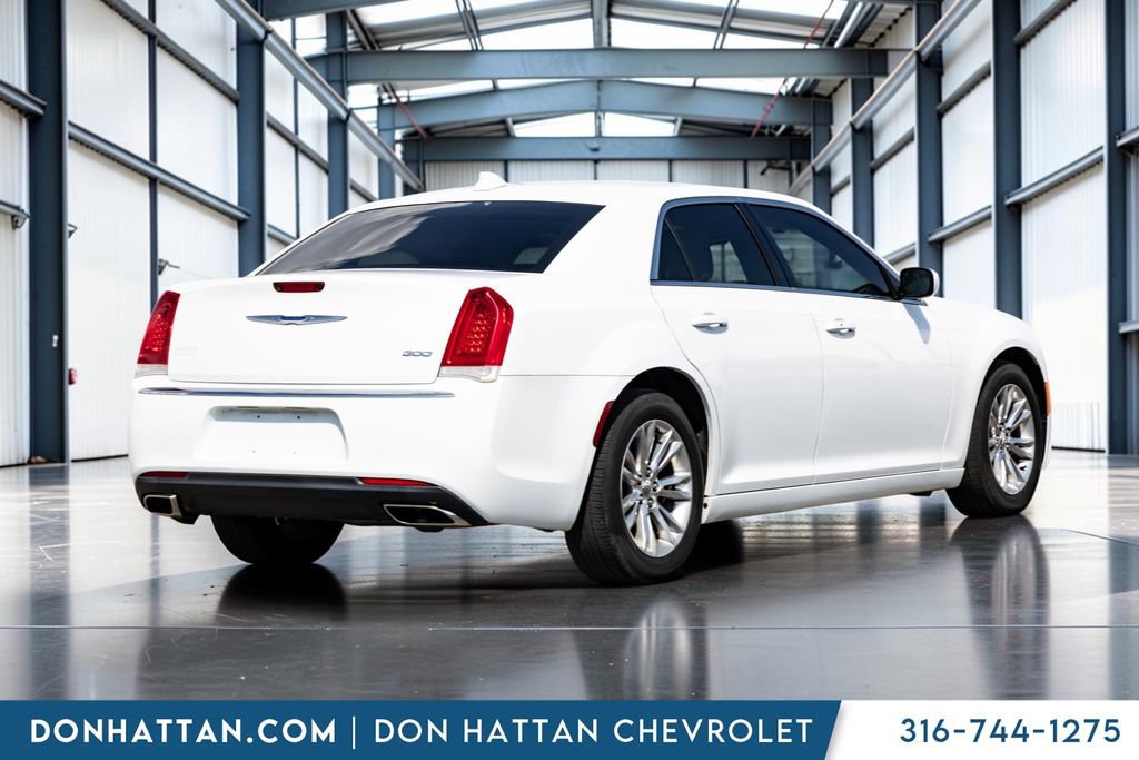 Used 2020 Chrysler 300 Touring w/ Driver Convenience Group RWD image 28