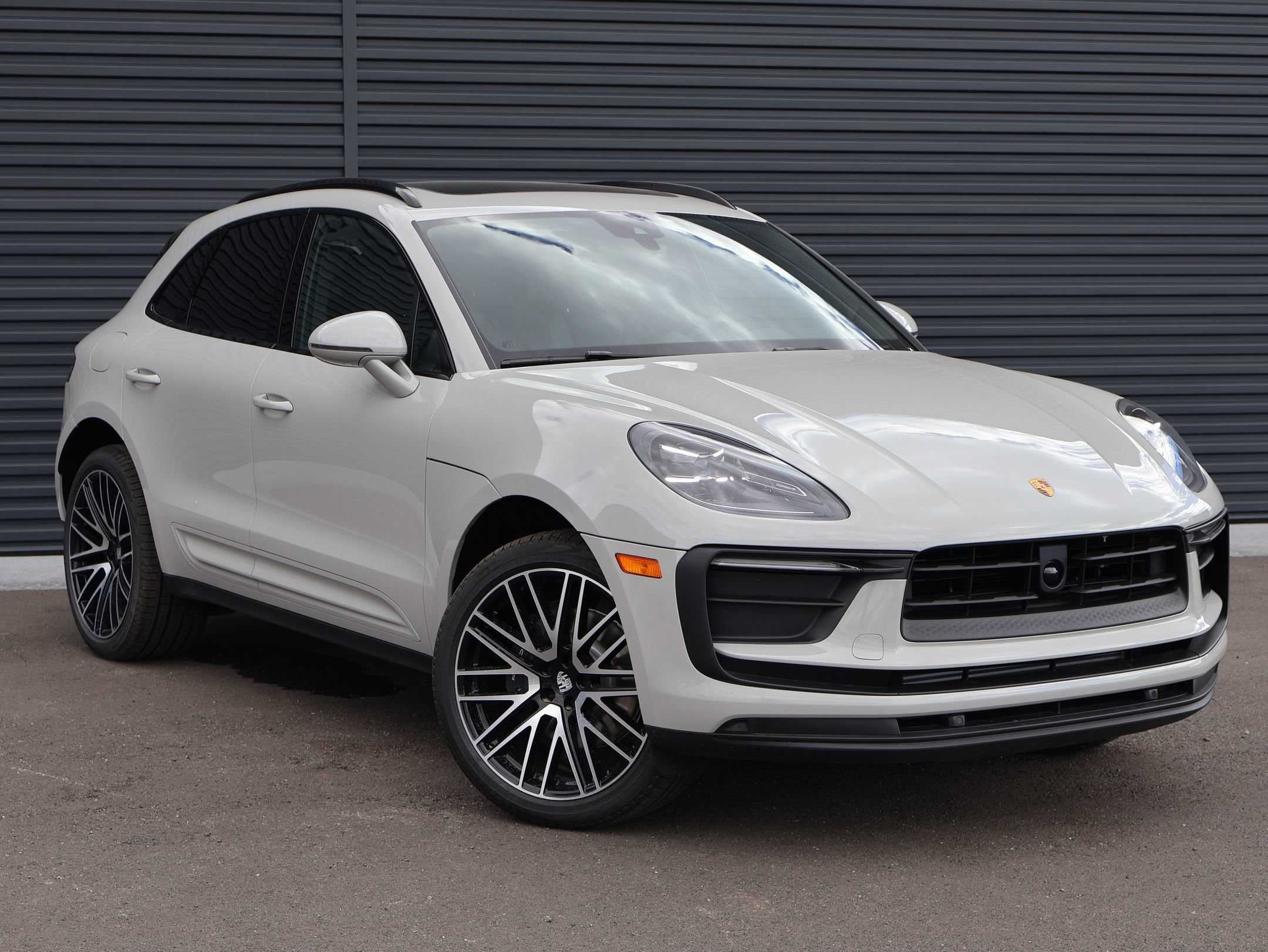 New 2026 Porsche Macan AWD/4WD image 7