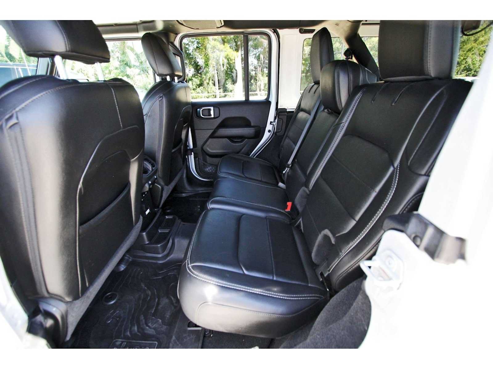 Used 2023 Jeep Wrangler Unlimited Sahara w/ LED Lighting Group AWD/4WD image 11