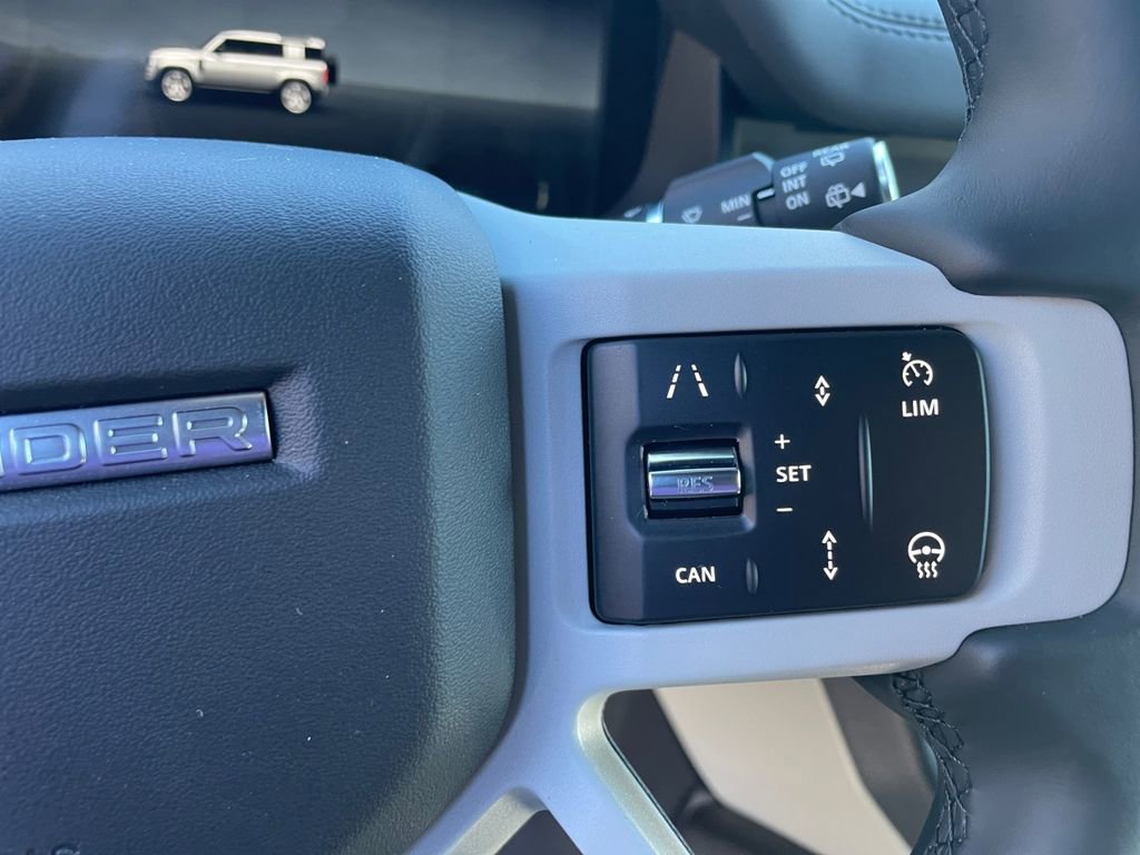 New 2024 Land Rover Defender 110 SE image 12