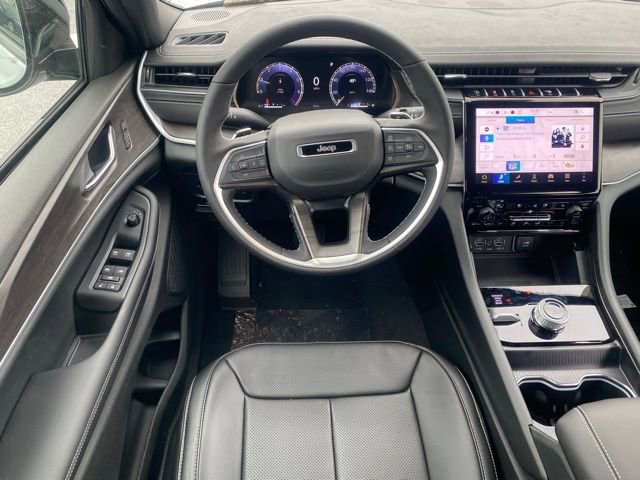 New 2025 Jeep Grand Cherokee L Limited w/ Luxury Tech Group II AWD/4WD image 39