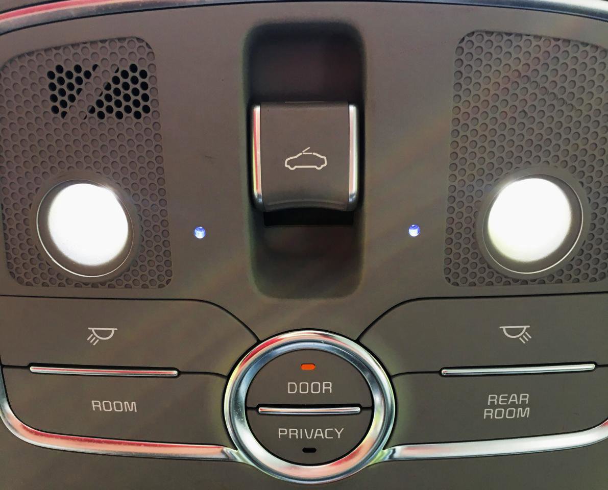 Used 2015 Kia K900 Luxury RWD image 24